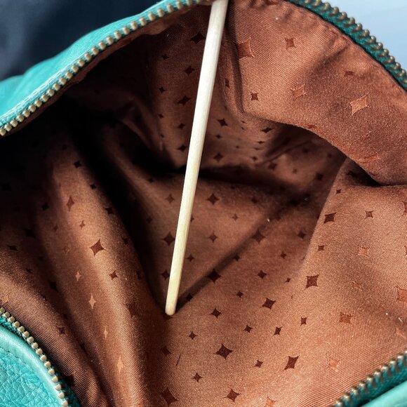 FOSSIL 2 TONE LEATHER AQUA/TEAL SHOULDER BROWNLEATHERBAG W/BRASS TONE HARDWARE - Picture 5 of 12